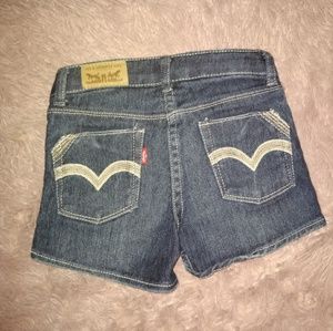 Little girl Levi's shorts